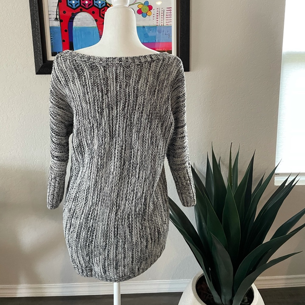 Sweater - Picture 2 of 4